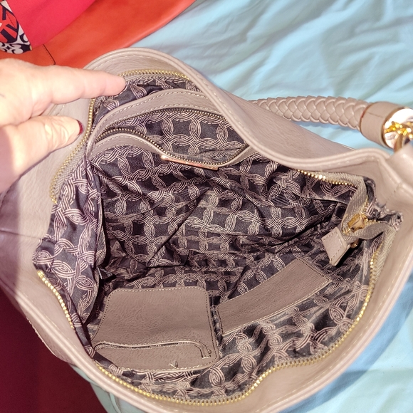 Used Large Beautiful Purse - Picture 5 of 5